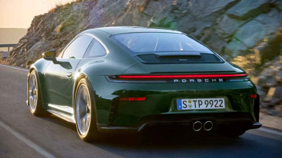 Ντεμπούτο για την ανανεωμένη Porsche 911 GT3